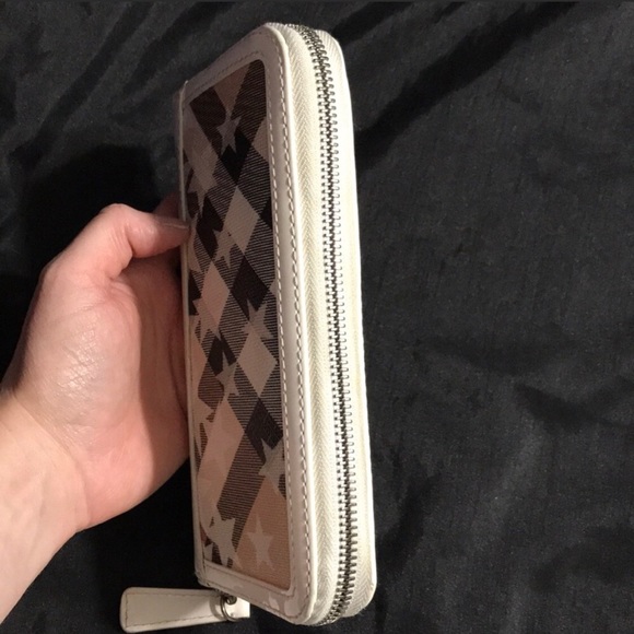 Burberry Wallet - Picture 5 of 5